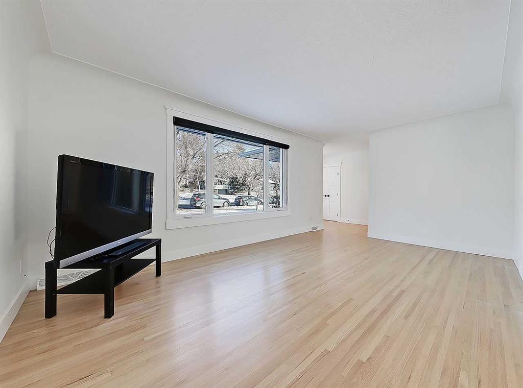 Additional image 6 of 23 Cambrian Drive NW, Calgary, AB, T2K 1P3