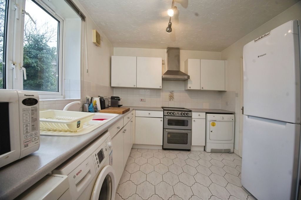 Additional image 5 of 2 bed flat for saleHalliard Court, Barquentine Place, Cardiff CF10