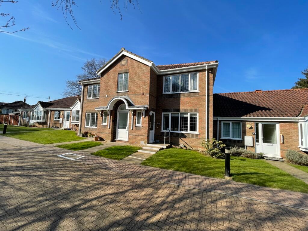 2 bed flat for saleHavergate, Horstead NR12 photo 3