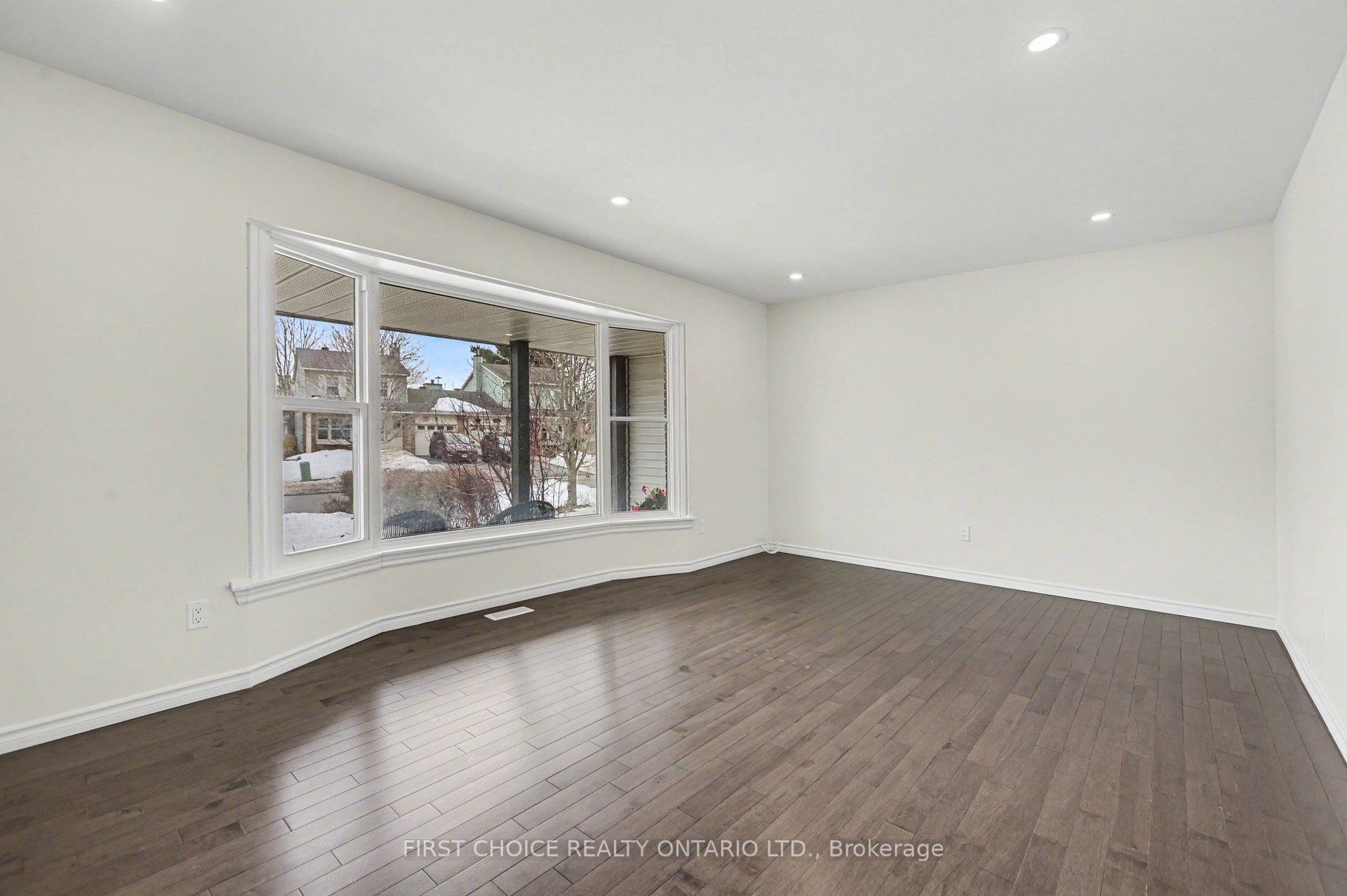 Additional image 3 of 883 Lawnsberry Drive, Ottawa, ON, K1E 1Y2