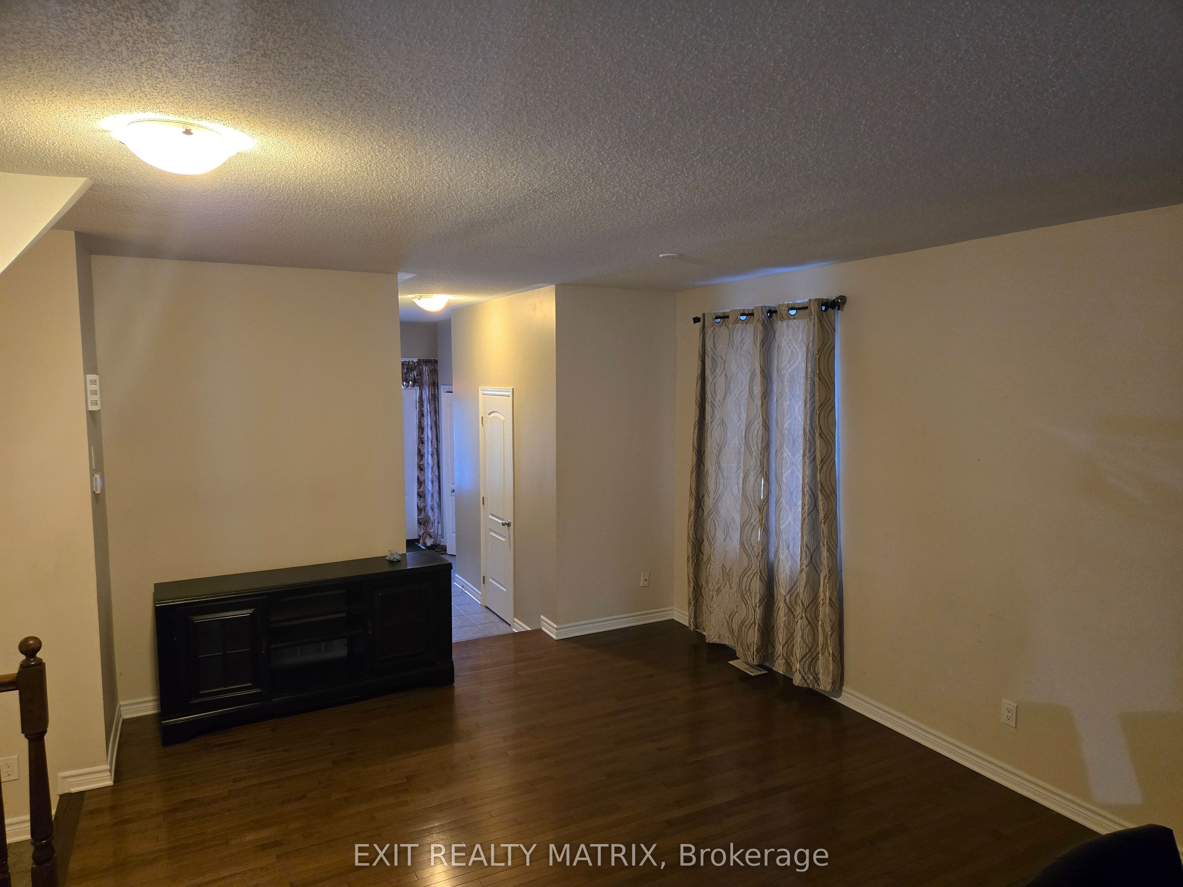 Additional image 5 of 717 Hazelnut Crescent, Ottawa, ON, K1T 0K3
