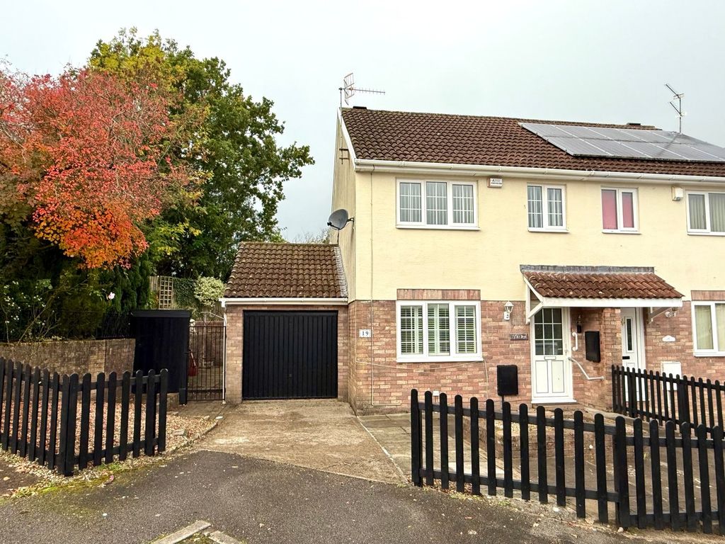3 bed semi-detached house for saleMill Heath, Bettws, Newport NP20