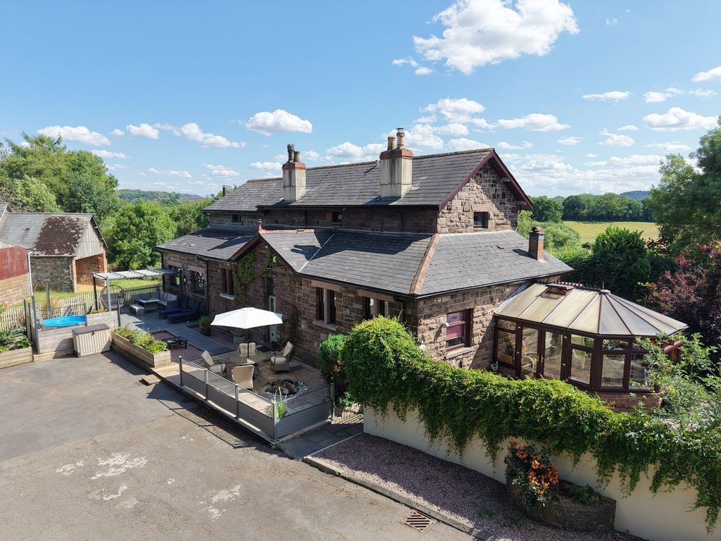 3 bed detached house for salePenpergwm, Abergavenny NP7