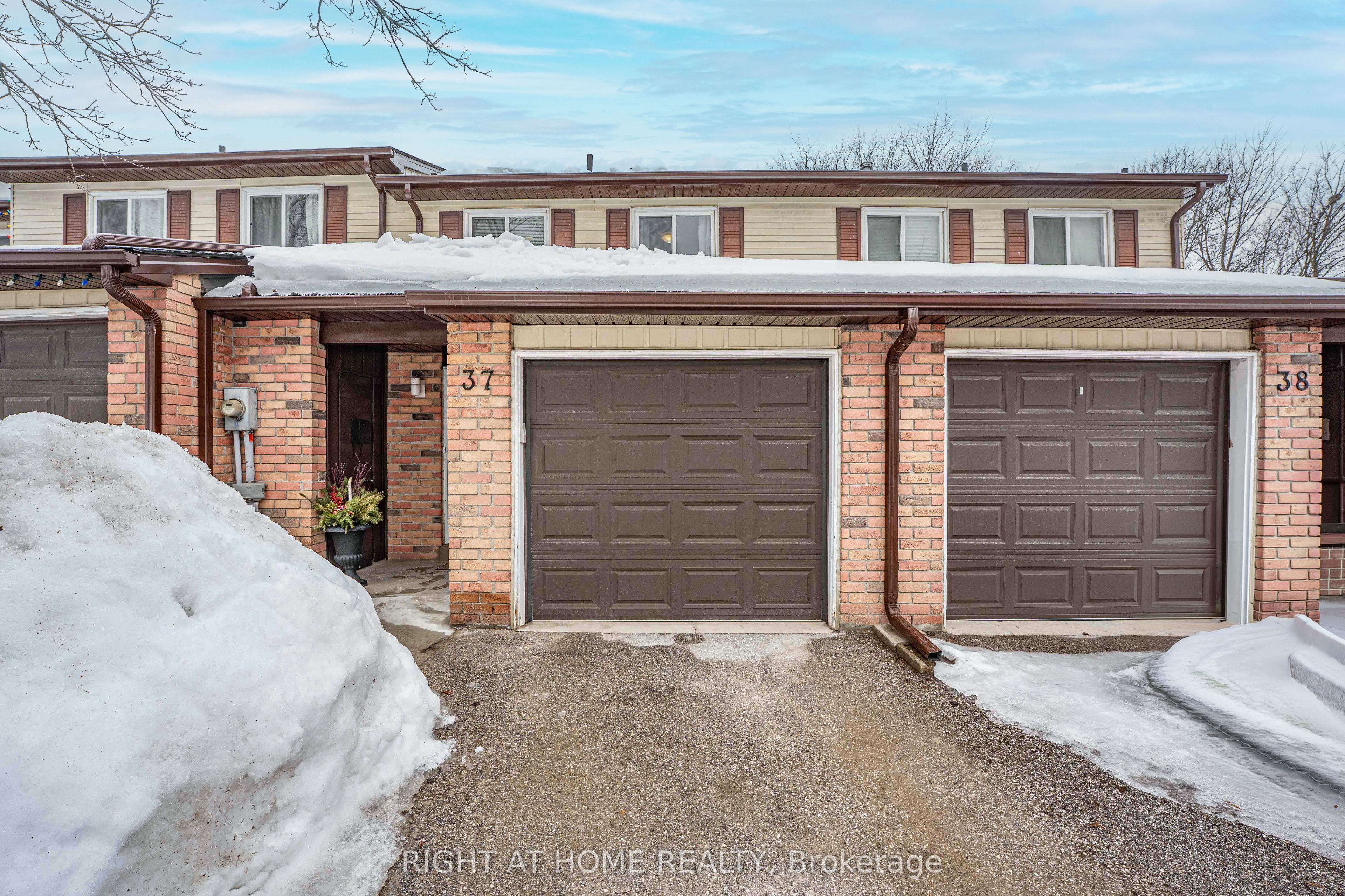 37-52 Adelaide Street, Barrie, ON, L4N 3T5