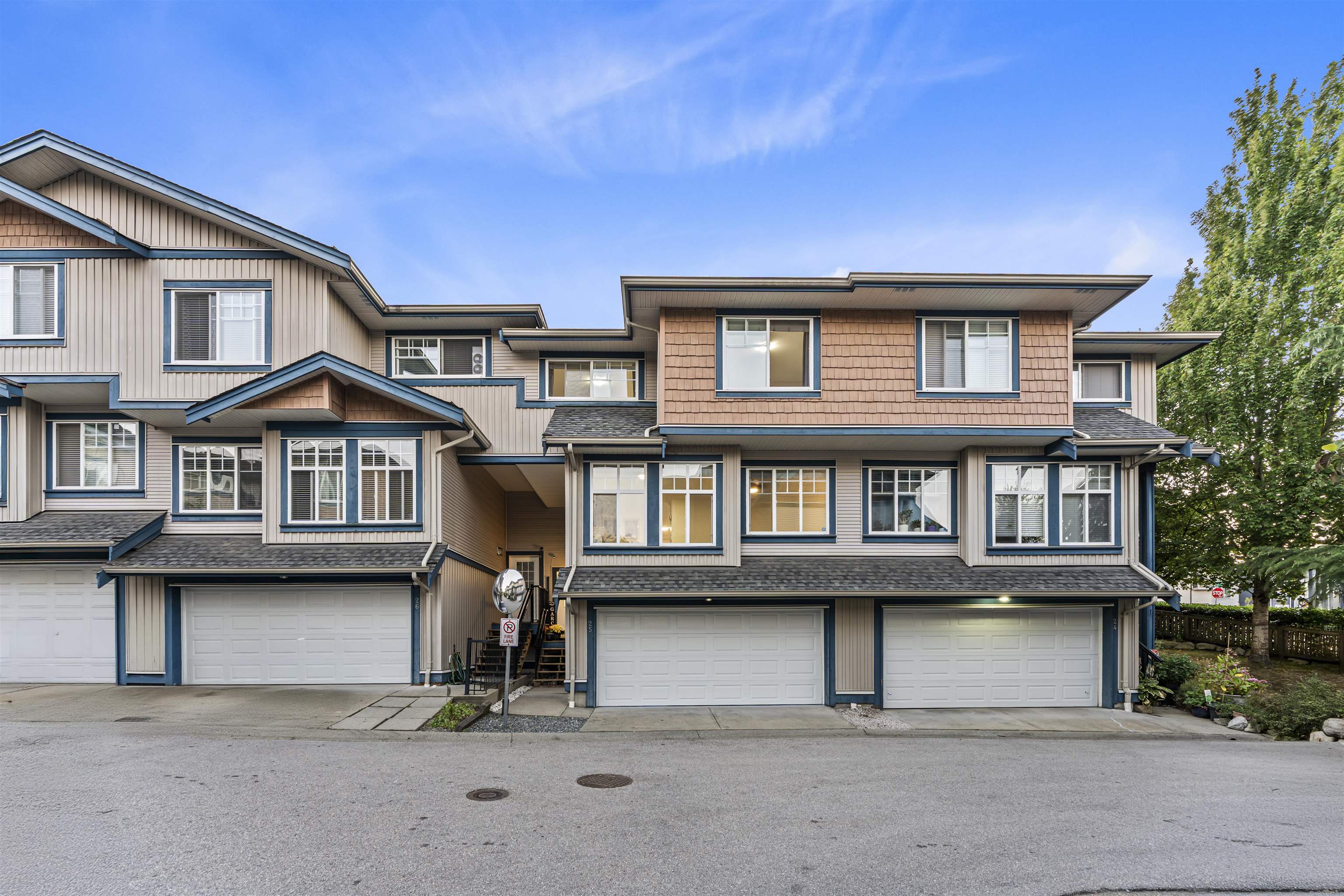 25-14462 61a Avenue, Surrey, BC, V3S 2W3