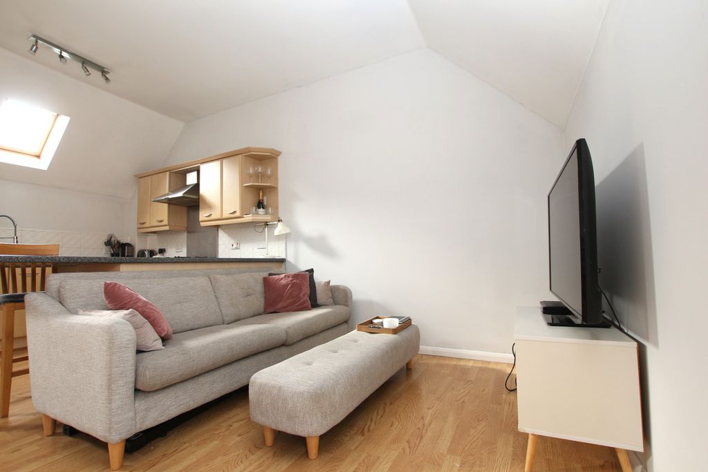 Additional image 3 of 2 bed flat for saleMadden Close, Lincoln LN1