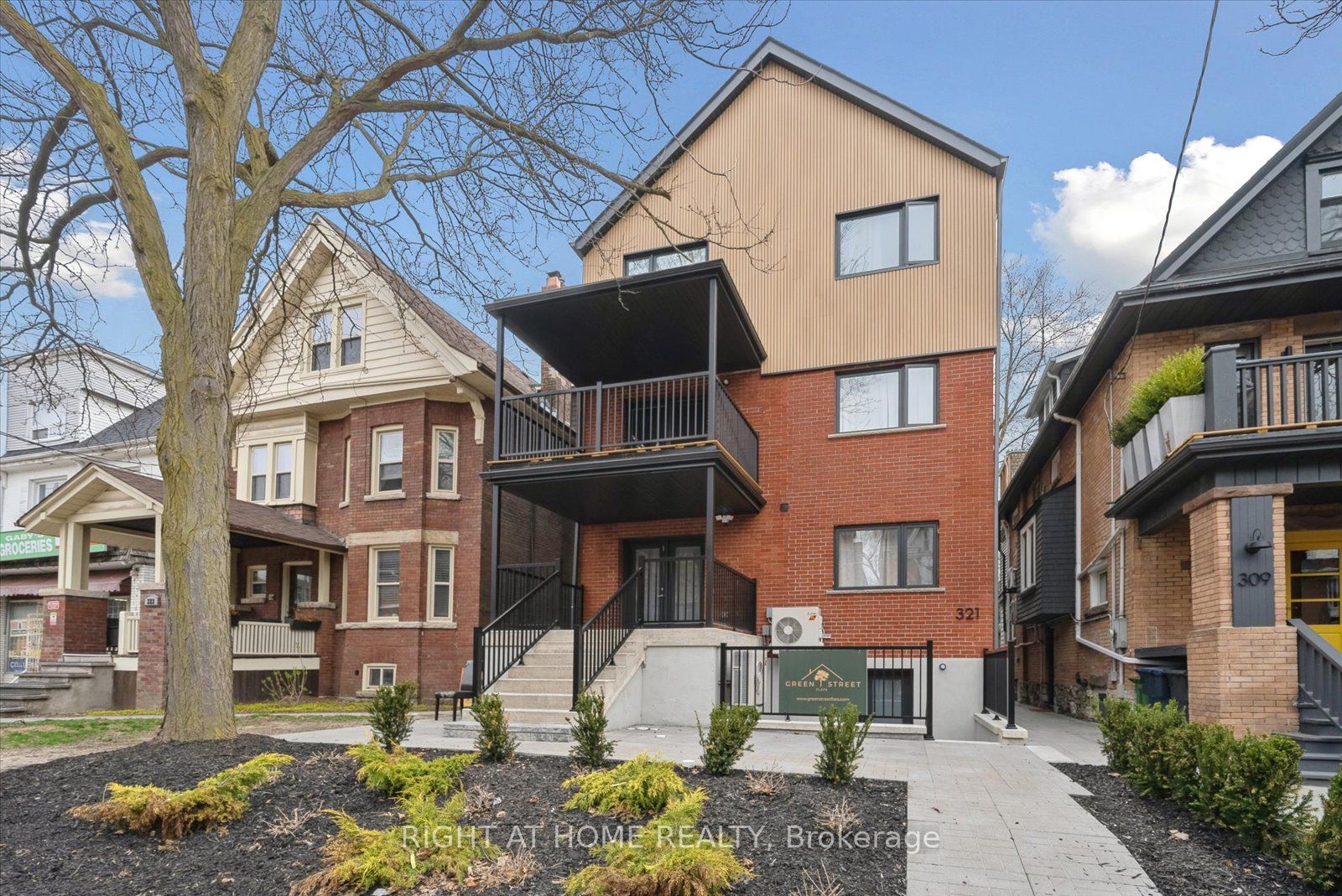 2-321 St George Street, Toronto, ON, M5R 2R2
