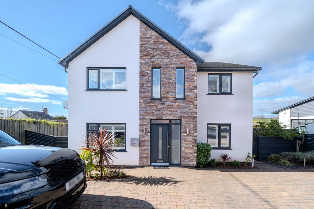 4 bed detached house for salePwllmeyric Close, Chepstow, 6 NP16