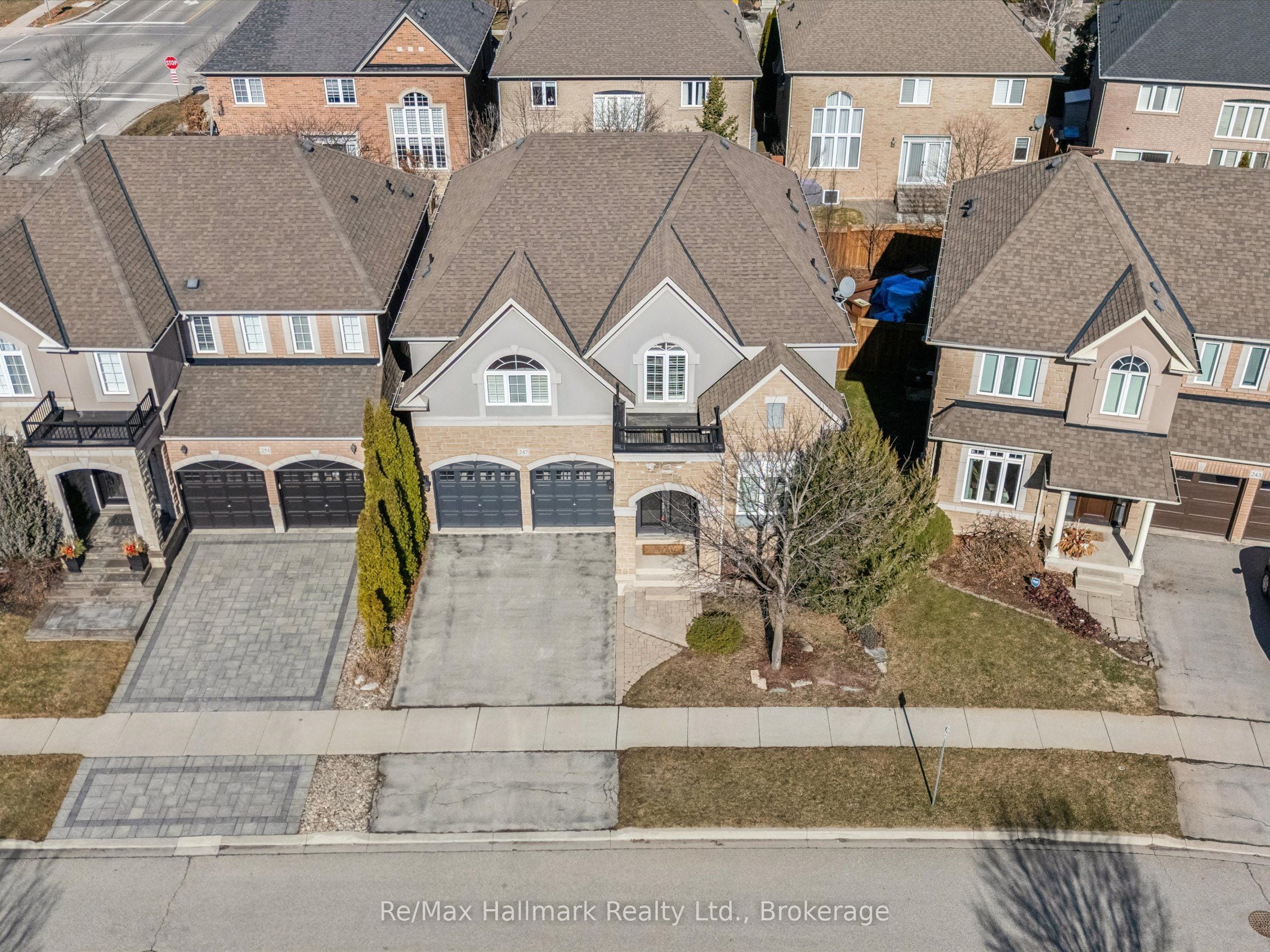 Additional image 2 of 247 Beechtree Crescent, Oakville, ON, L6L 0A5
