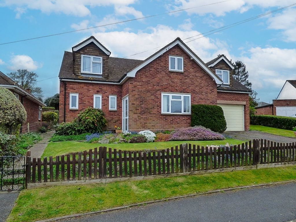 5 bed detached house for saleBredon Grove, Malvern, Worcestershire WR14