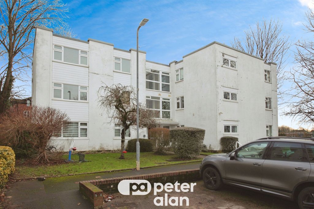 2 bed flat for saleLlanishen Court, Llanishen, Cardiff CF14