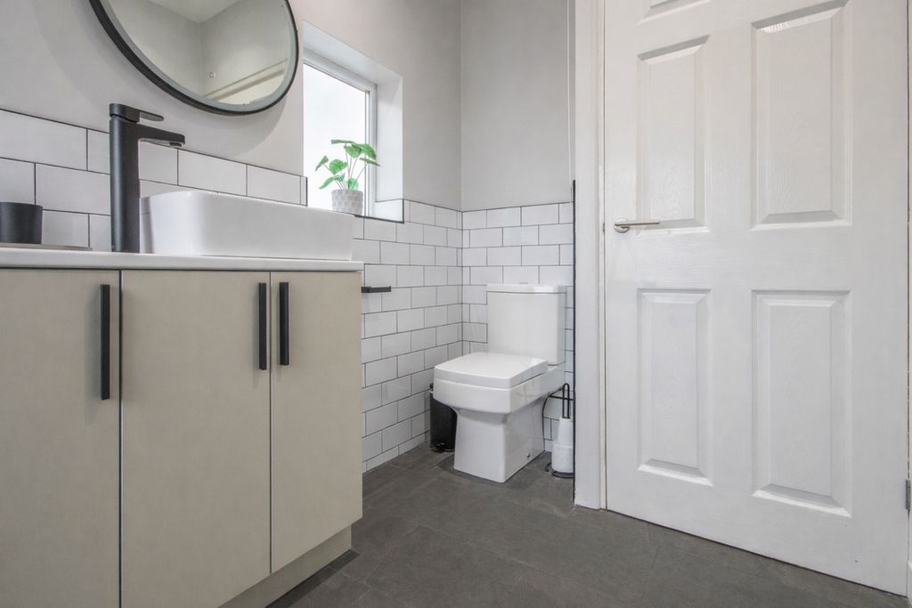 Additional image 13 of 3 bed semi-detached house for saleLeyton Crescent, Beeston, Nottingham, Nottinghamshire NG9