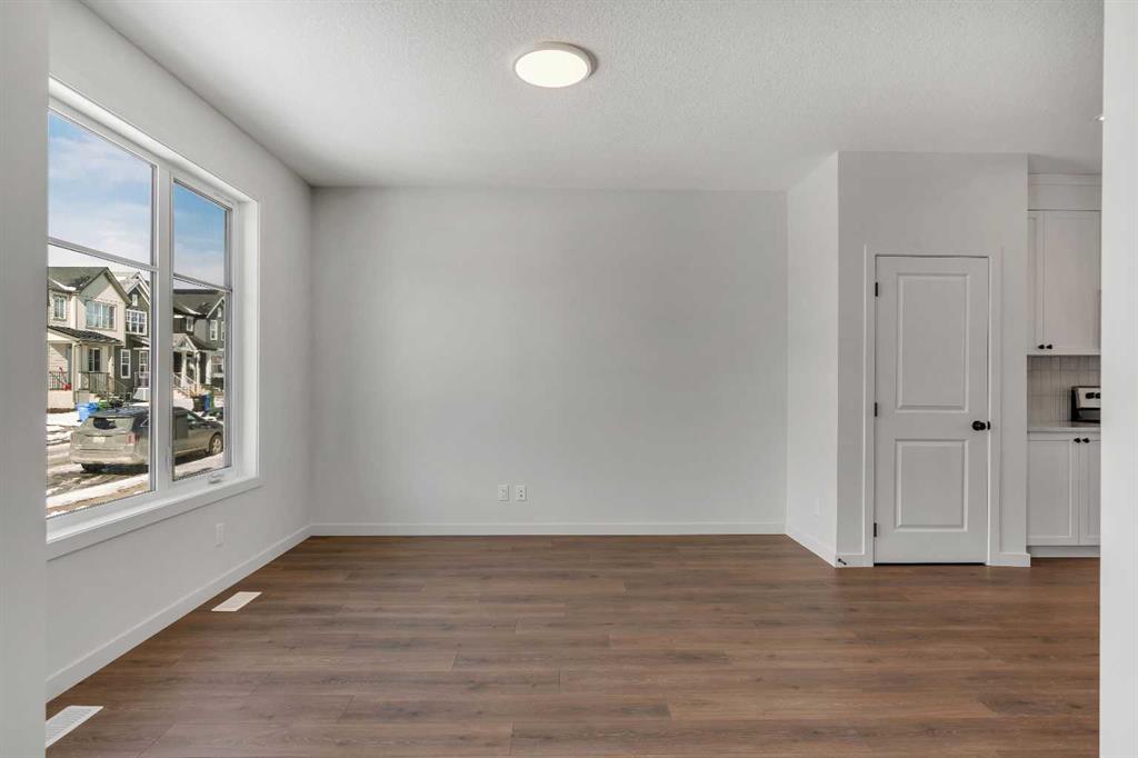 Additional image 4 of 231 Bartlett Crescent SE, Calgary, AB, T3M 2N8