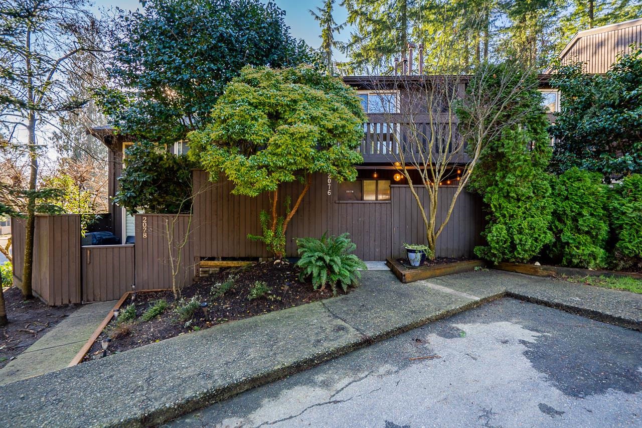 2076 Purcell Way, North Vancouver, BC, V7J 3K3 photo 2