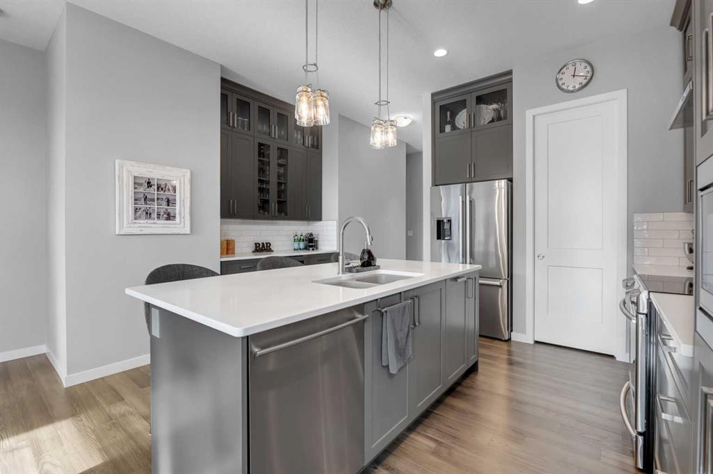 Additional image 3 of 1195 Cranbrook Gardens SE, Calgary, AB, T3M 3B9