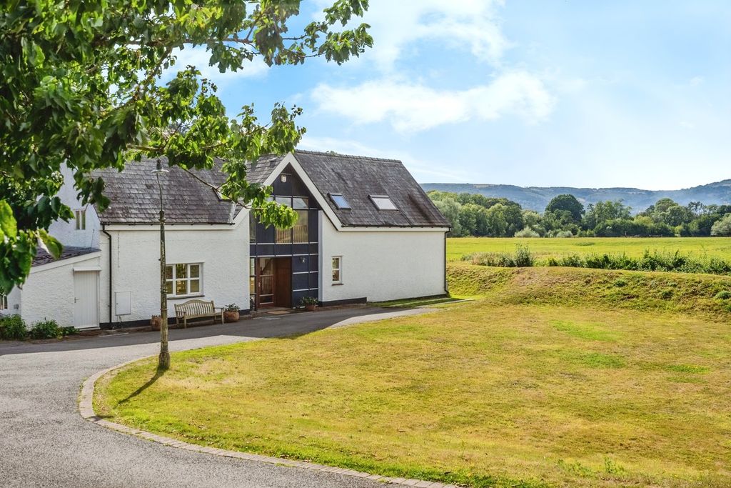 4 bed detached house for saleLlanvihangel Gobion, Abergavenny NP7