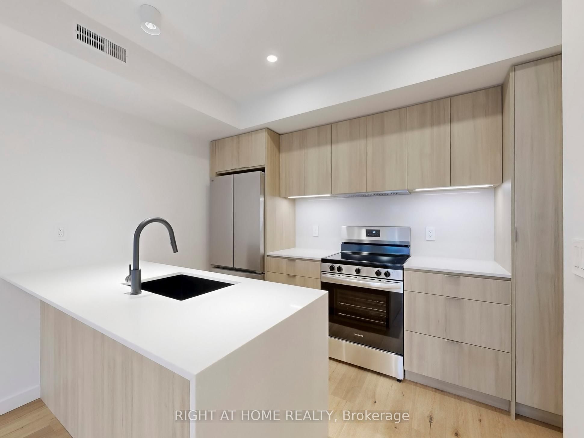 2-14 Salem Avenue, Toronto, ON, M6H 3C1