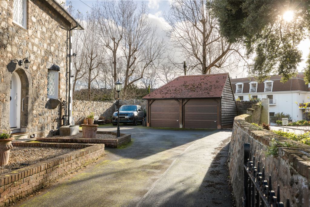 Additional image 5 of 3 bed town house for saleRohais, St. Peter Port, Guernsey GY1