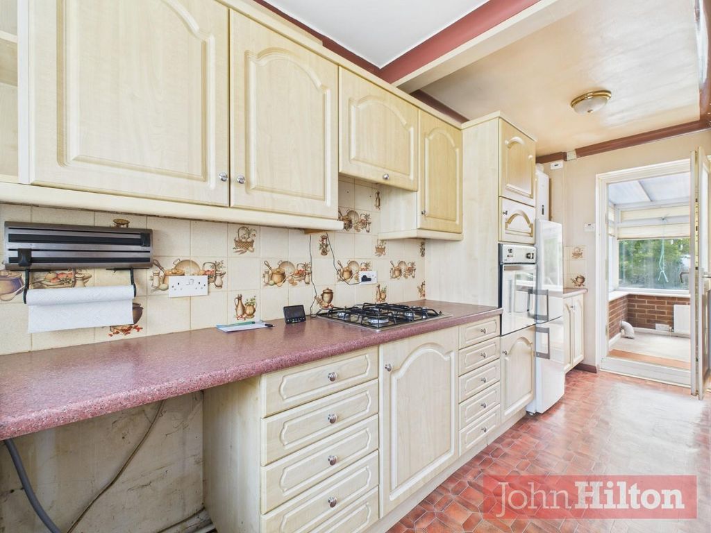 2 bed end terrace house for saleTreyford Close, Woodingdean BN2 photo 5
