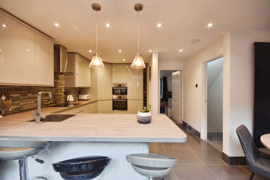 Additional image 4 of 3 bed town house for saleRadyr Court Close, Cardiff CF5