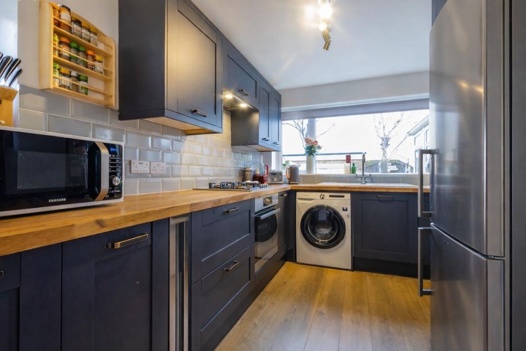 Additional image 6 of 3 bed semi-detached house for saleHuron Crescent, Lakeside, Cardiff CF23