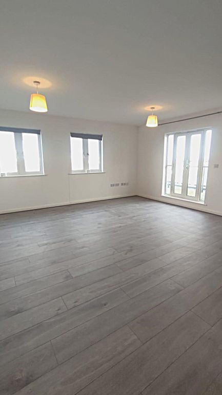 Additional image 5 of 2 bed flat for saleMagretian Place, Cardiff CF10