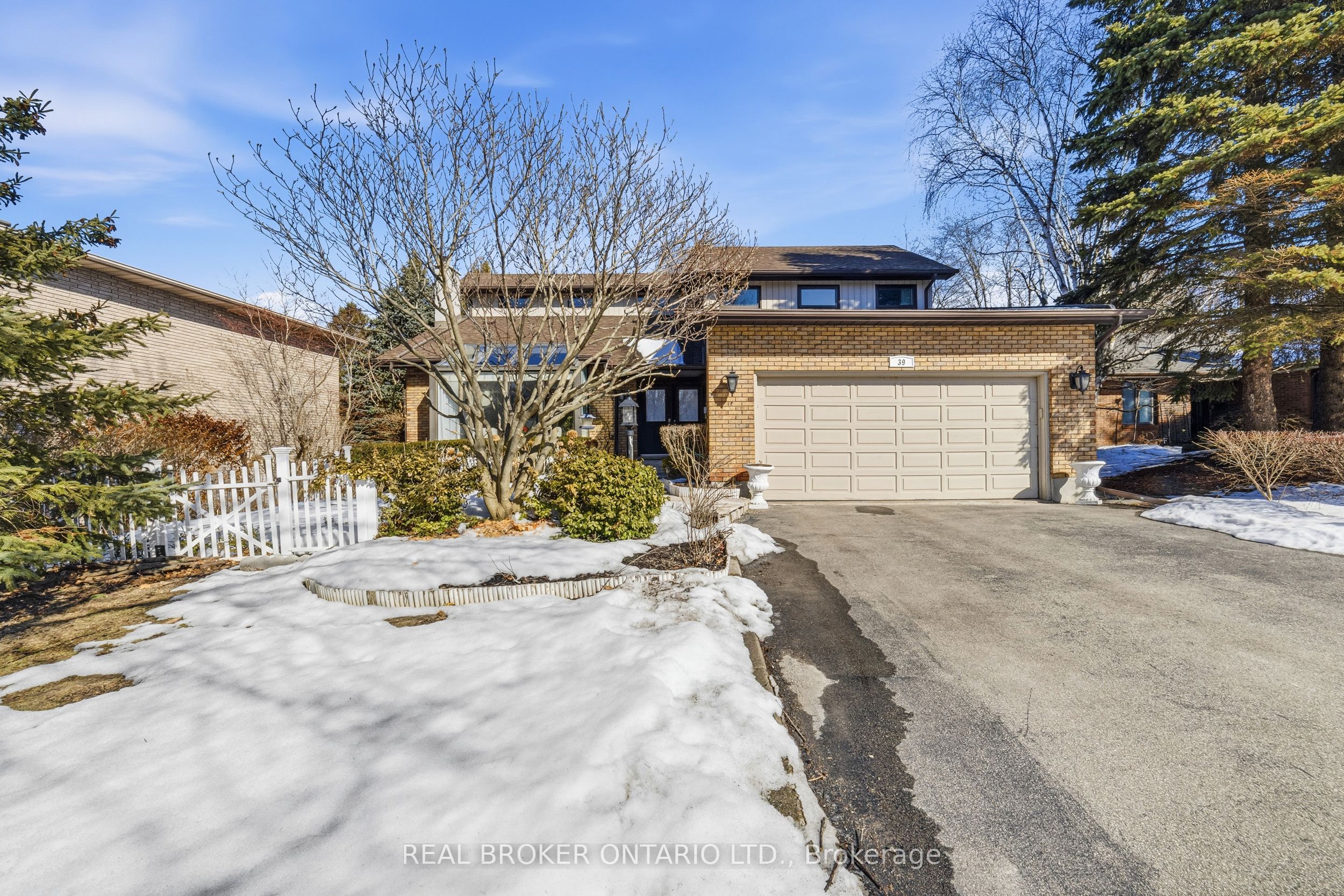39 Templer Drive, Hamilton, ON, L9G 3X7