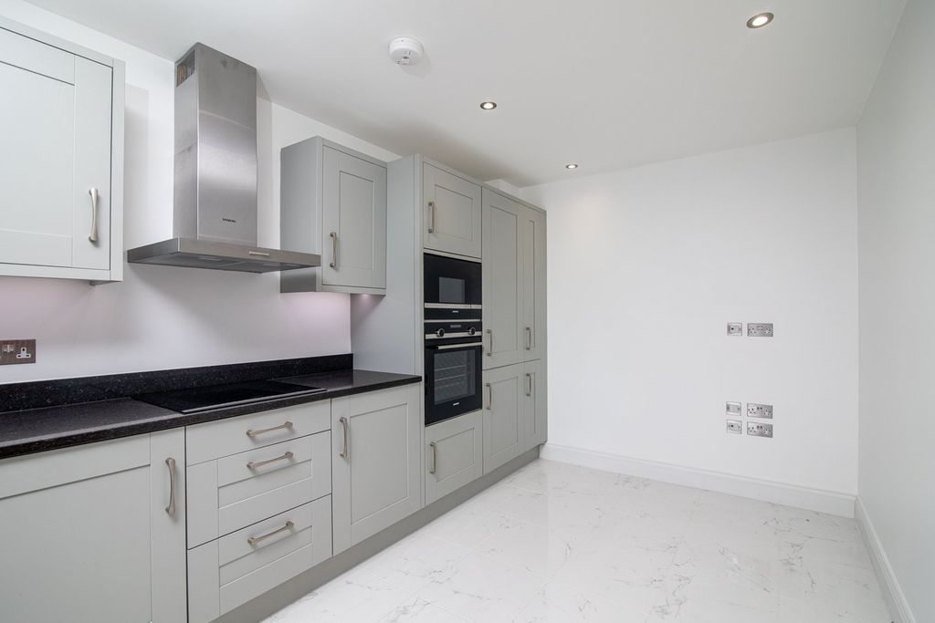 Additional image 8 of 3 bed semi-detached house for saleLa Pouquelaye, St Helier JE2