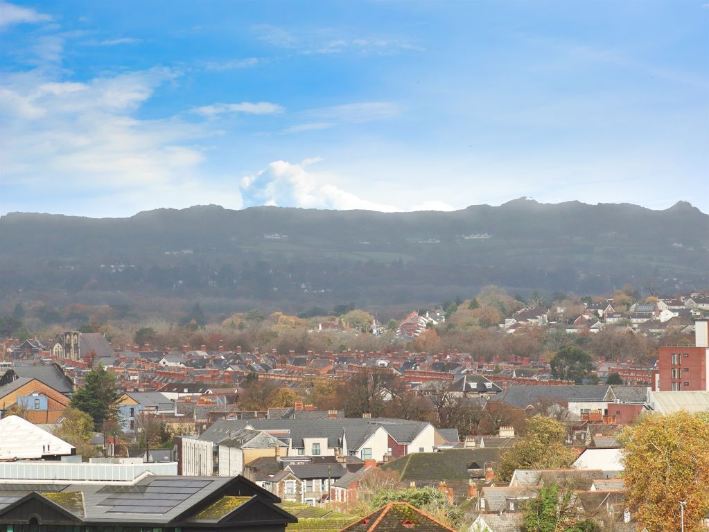 3 bed flat for saleLandmark Place, Cardiff CF10 photo 2