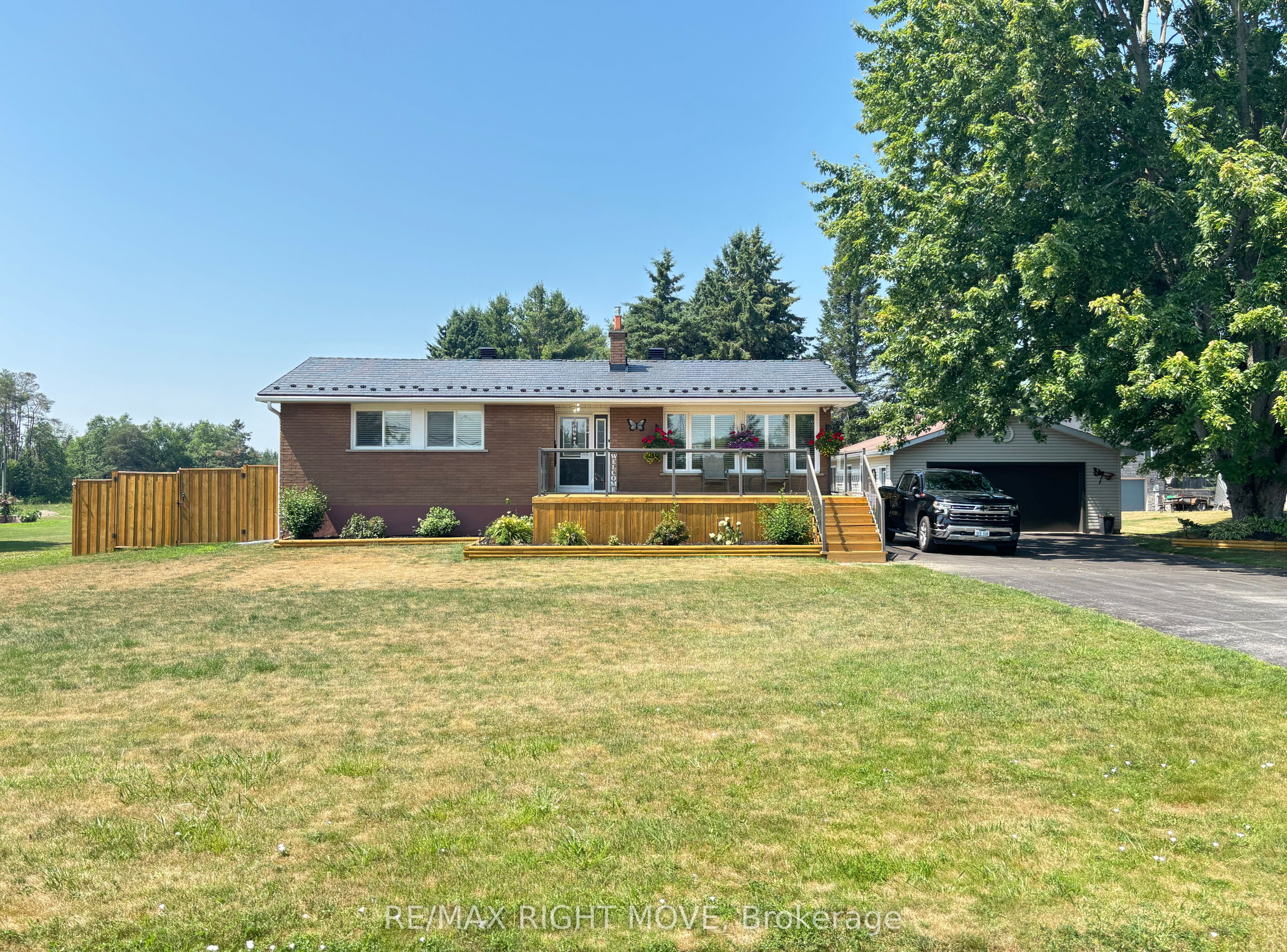 116 Mill Street E, Springwater, ON, L0L 1V0 photo 3