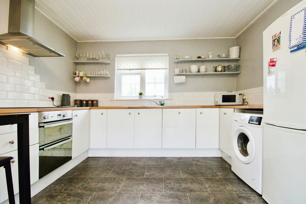 Additional image 5 of 3 bed semi-detached house for salePwllmawr Avenue, Rumney, Cardiff CF3
