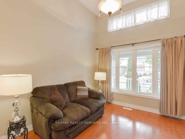 Additional image 4 of 106 Pennyroyal Crescent, Brampton, ON, L6S 6J6