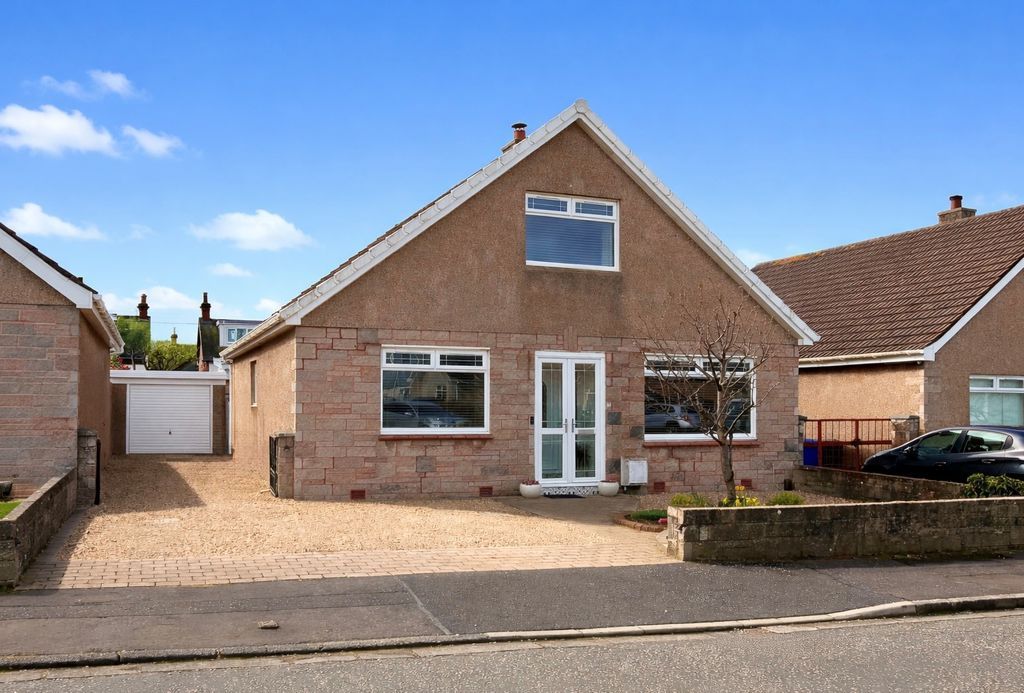 4 bed villa for saleBrandon Gardens, Prestwick KA9
