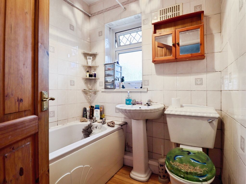 Additional image 7 of 3 bed semi-detached house for saleManorbier Crescent, Rumney, Cardiff CF3