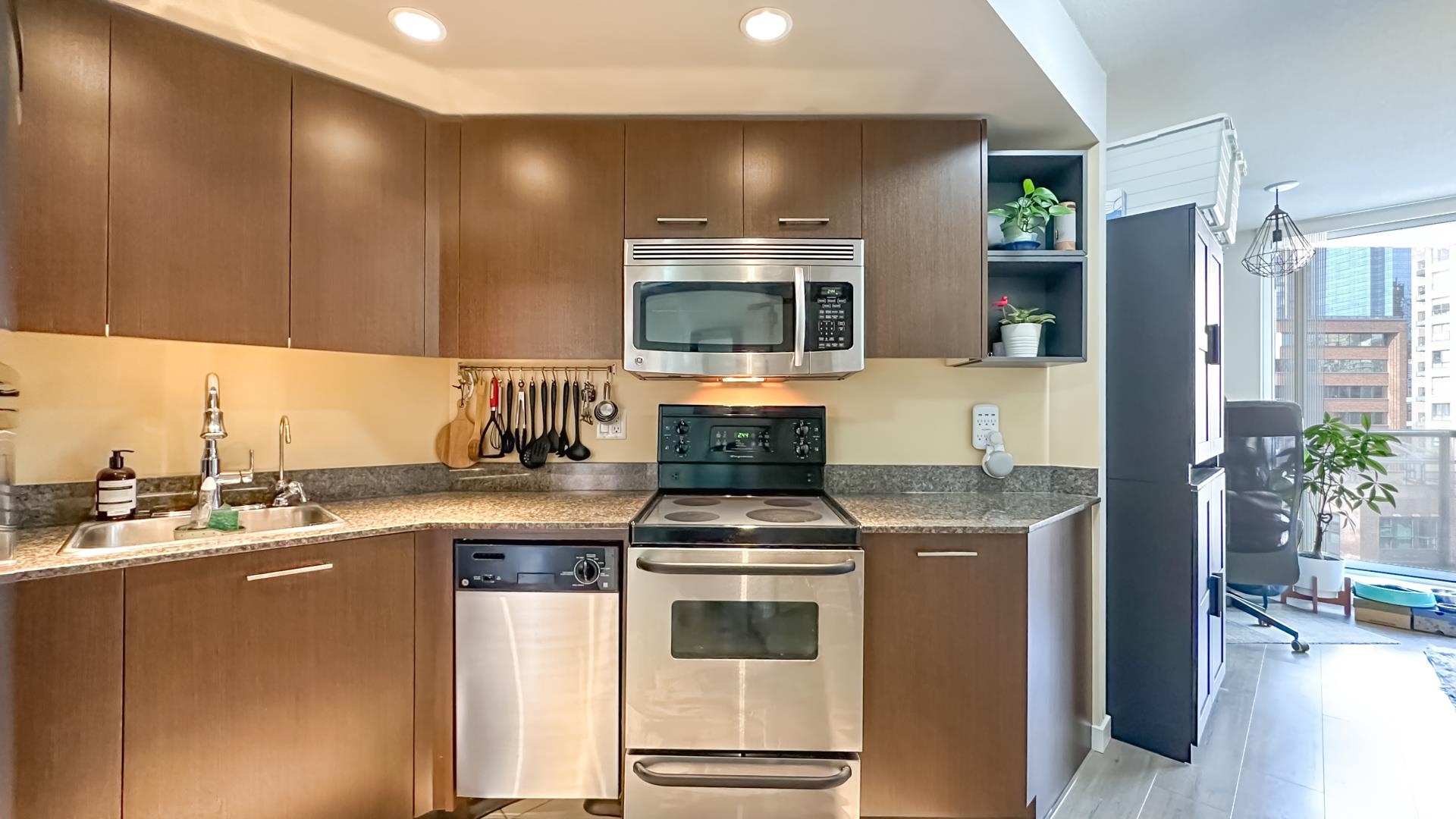 Additional image 5 of 703-1212 Howe Street, Vancouver, BC, V6Z 2M9