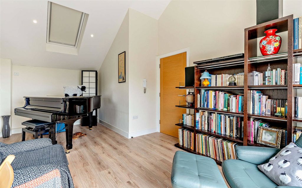 Additional image 15 of 4 bed end terrace house for saleRoyal Stuart Lane, Cardiff CF10