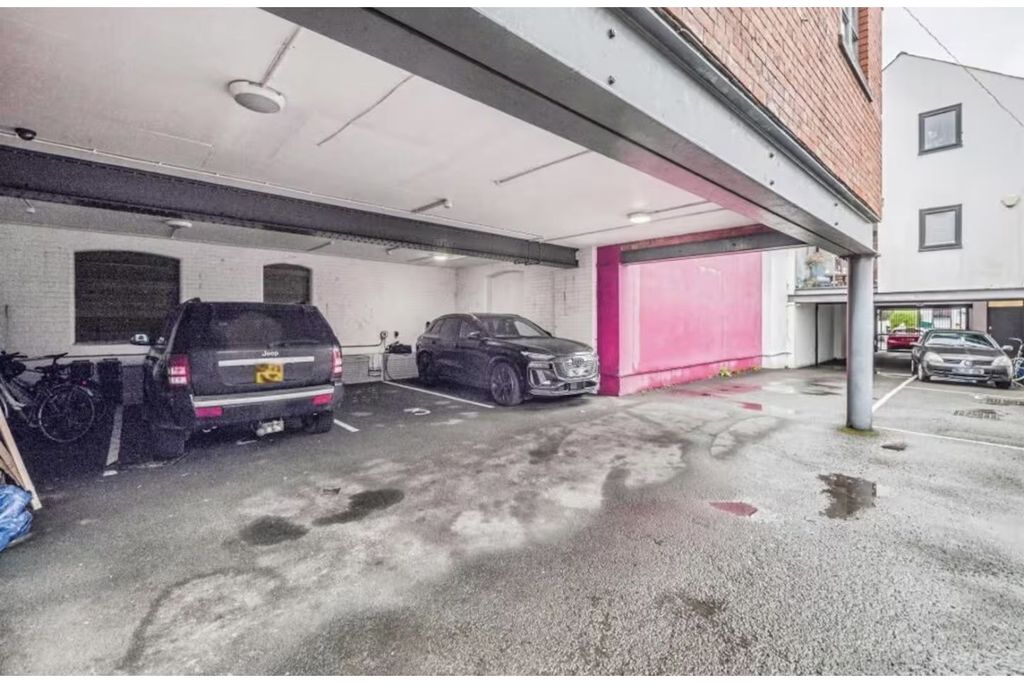 Additional image 9 of 2 bed property for saleSevern Square, Cardiff CF11