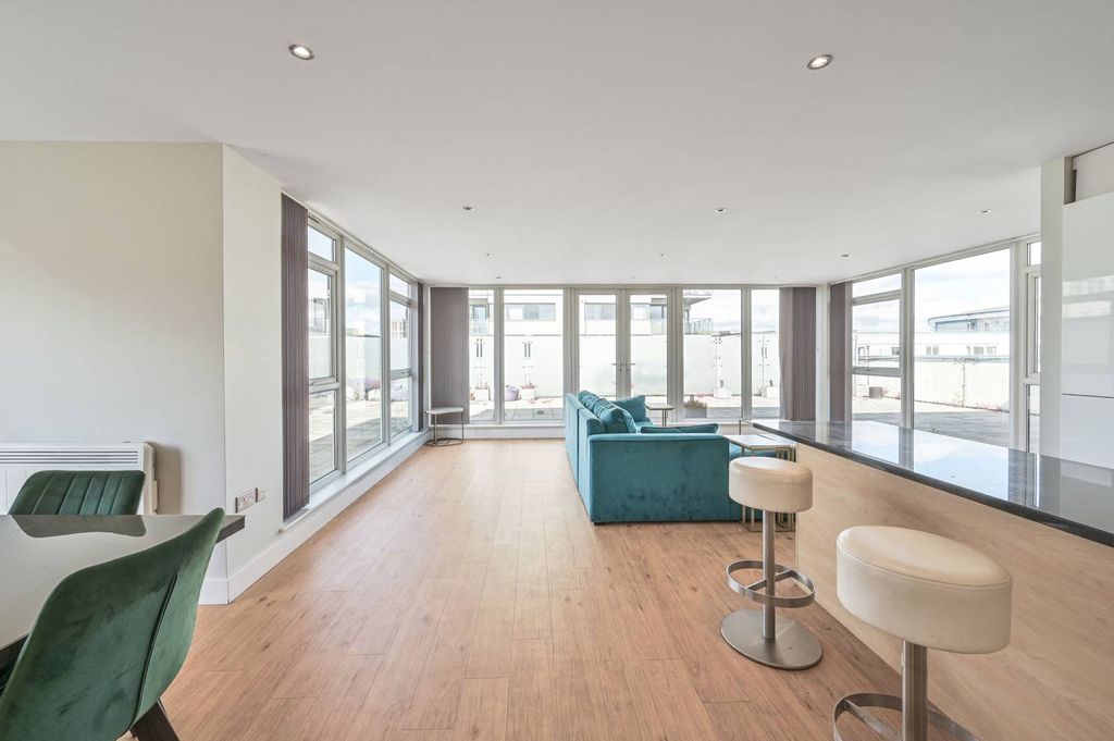 Additional image 11 of 3 bed flat for saleBoulevard Drive, Colindale, London NW9