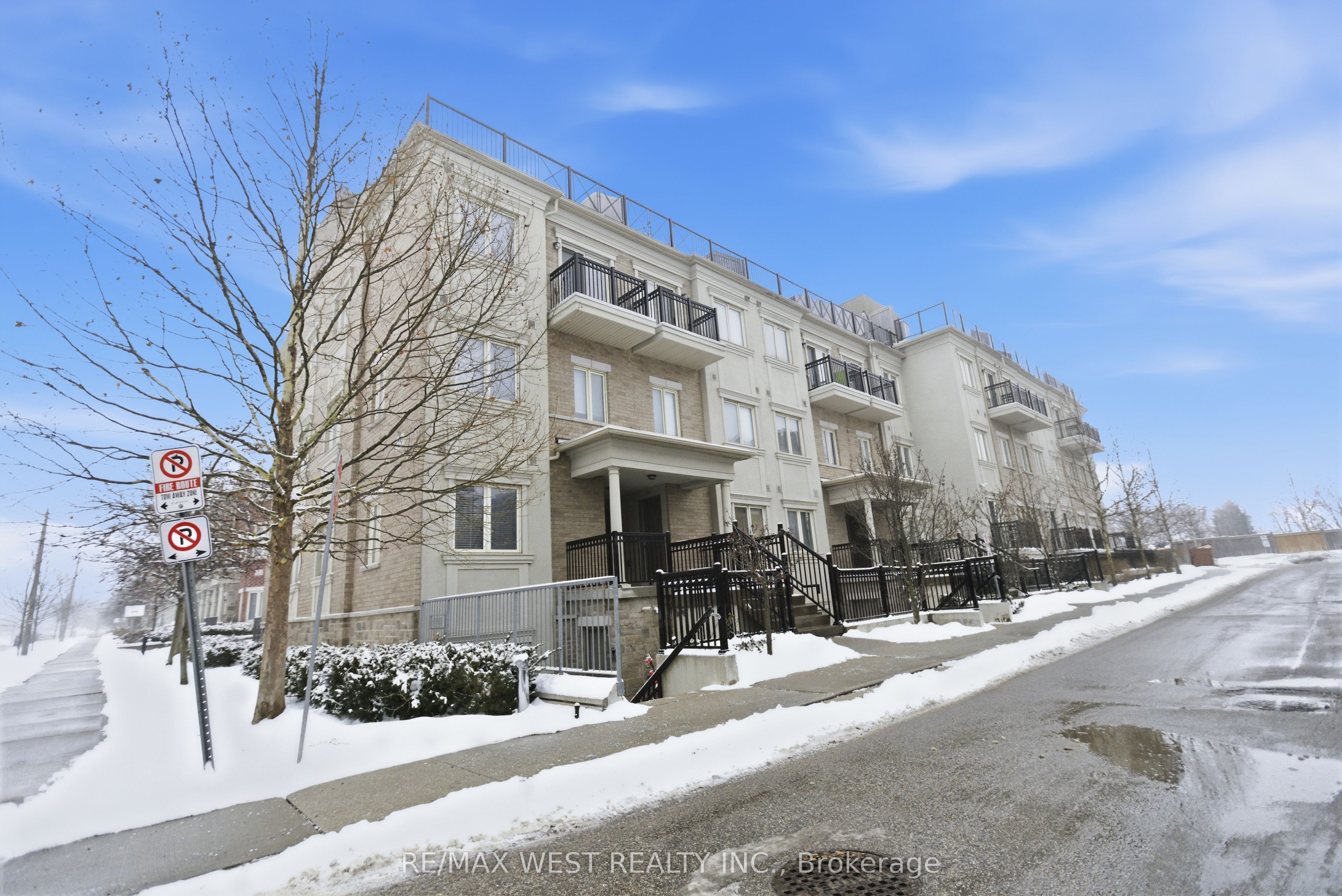 254-19 Coneflower Crescent, Toronto, ON, M2R 0B5