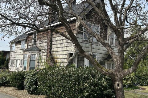 Additional image 3 of 422 Eighth Street, New Westminster, BC, V3M 3R7