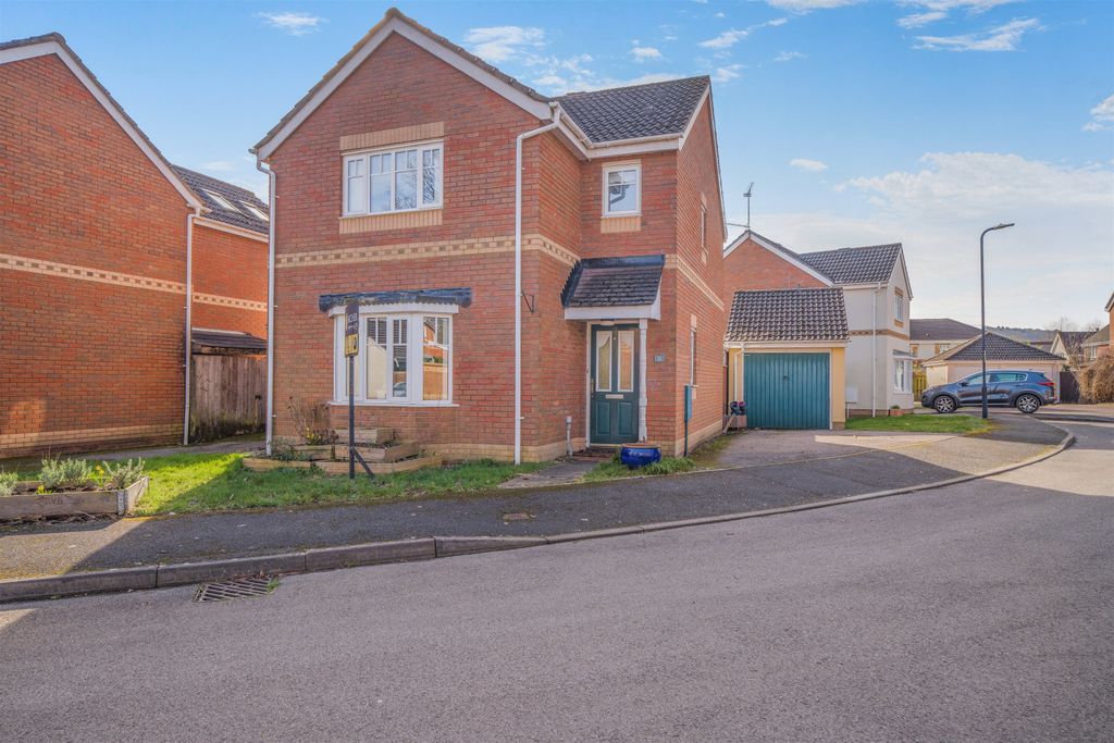 3 bed detached house for saleHamilton Way, Monmouth, Monmouthshire NP25