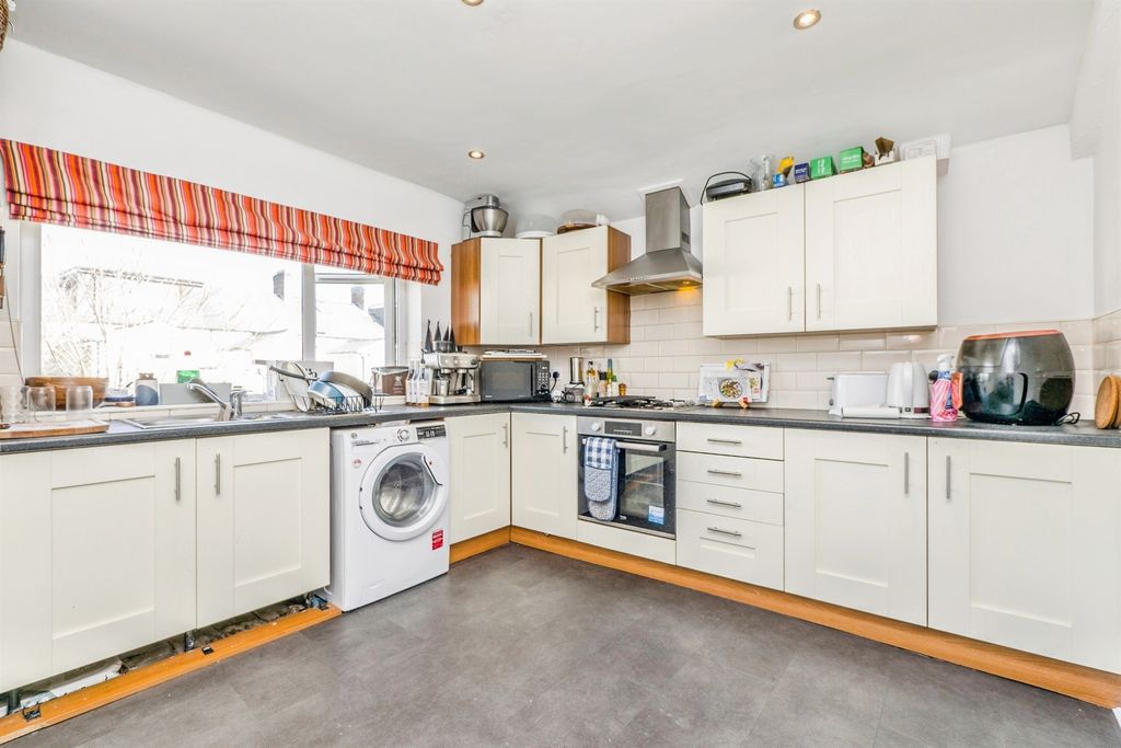 2 bed flat for saleWyndham Crescent, Cardiff CF11