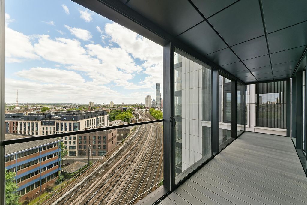 Additional image 5 of 2 bed flat for saleThe Dumont, The Albert Embankment, London SE1