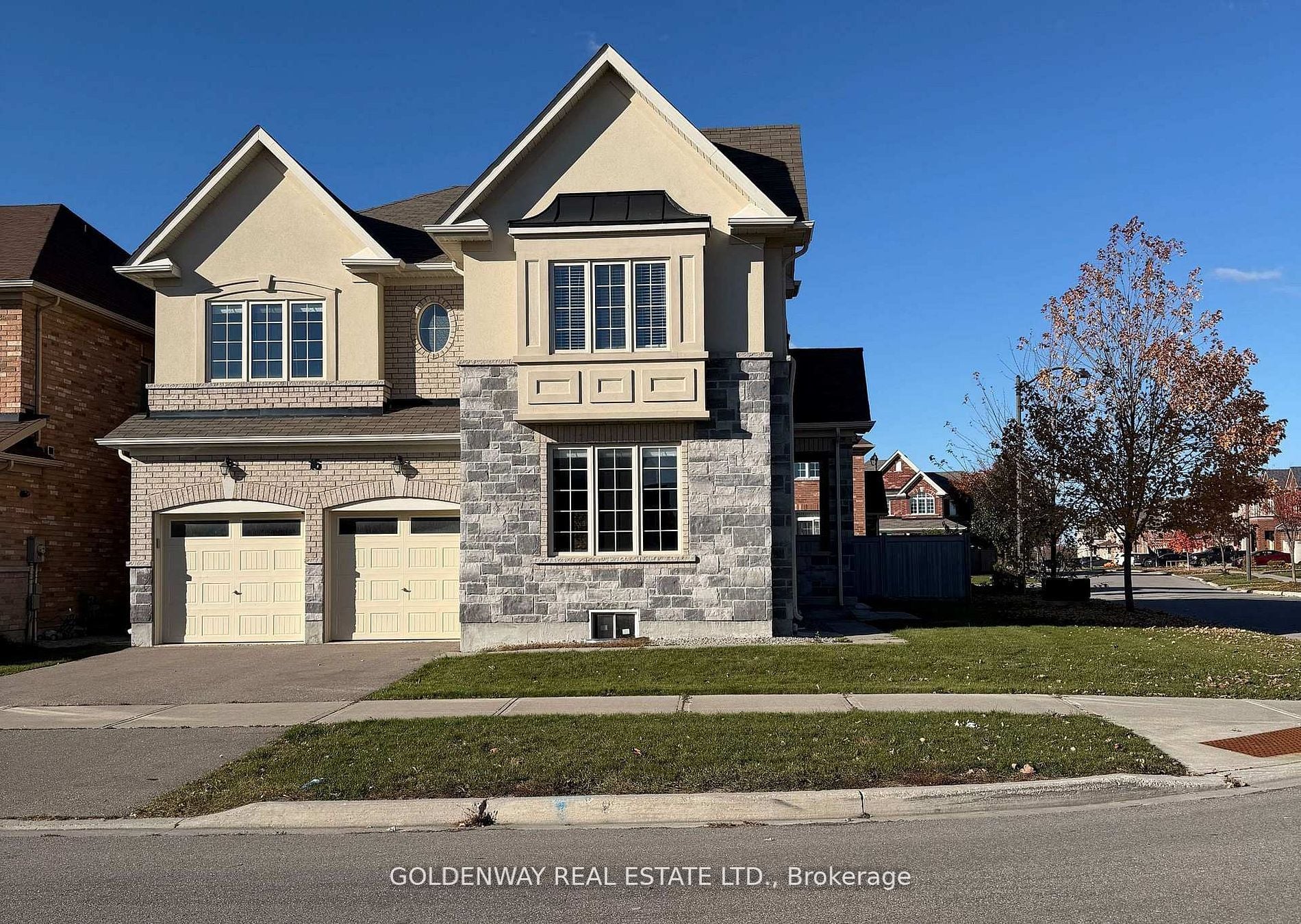 16 Jericho Avenue, Georgina, ON, L4P 0G9