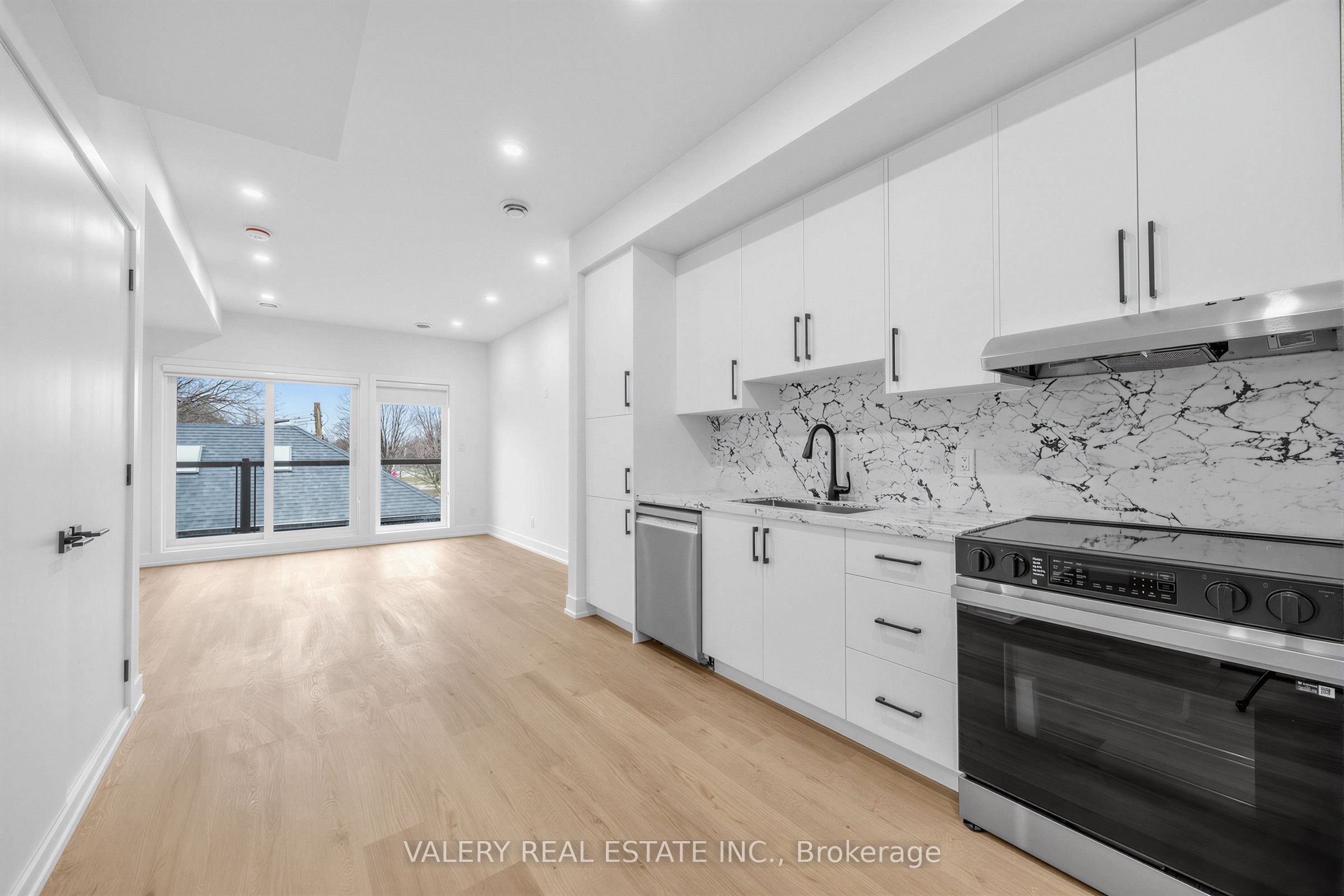 B-1115 Islington Avenue, Toronto, ON, M8Z 4S3