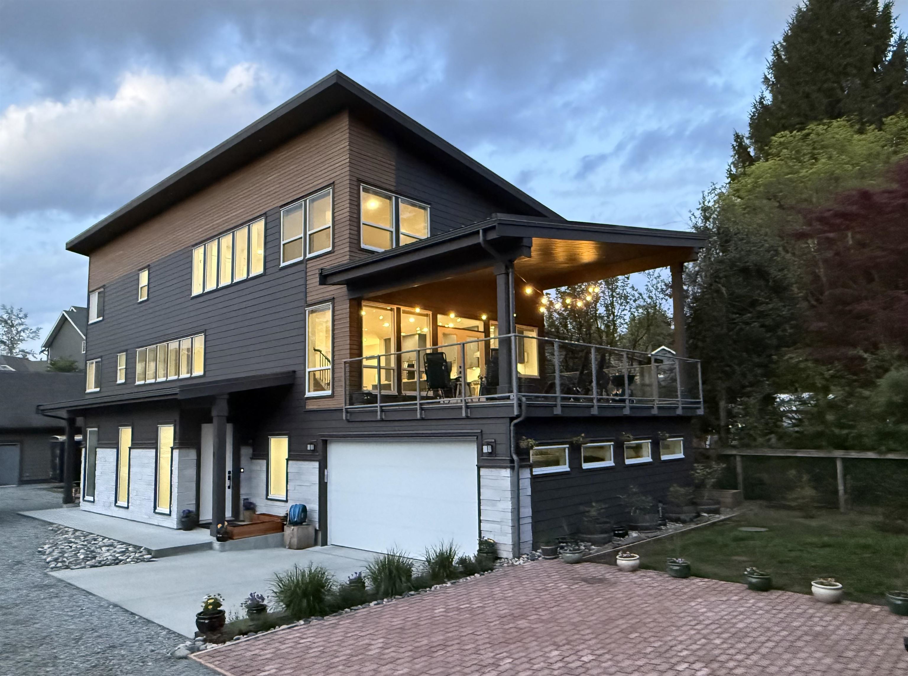 24025 Fern Crescent, Maple Ridge, BC, V4R 2S1