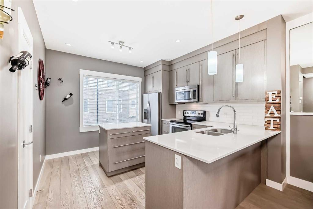 53-111 Rainbow Falls , Chestermere, AB, T1X 0Z5 photo 2