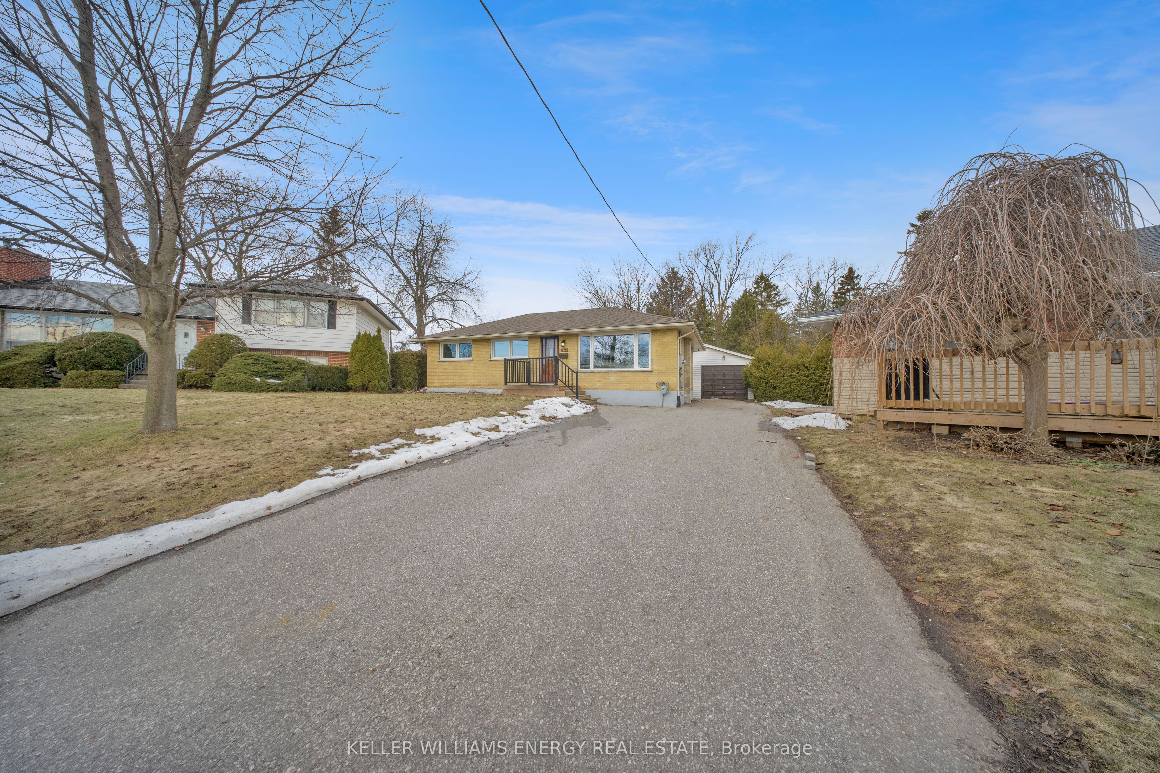 372 Garden Court, Oshawa, ON, L1J 3E4