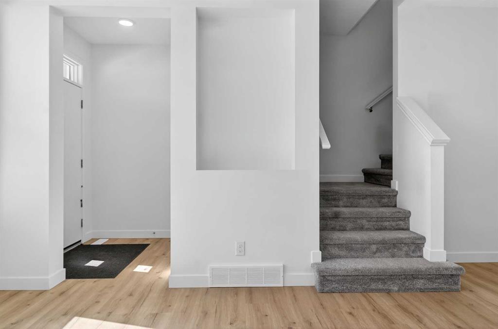 Additional image 3 of 216 142 Avenue NW, Calgary, AB, T3P 0V7