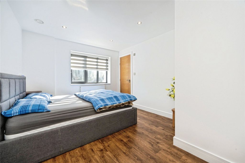 Additional image 24 of 8 bed detached house for saleGreen End Road, Bedford, Bedfordshire MK43